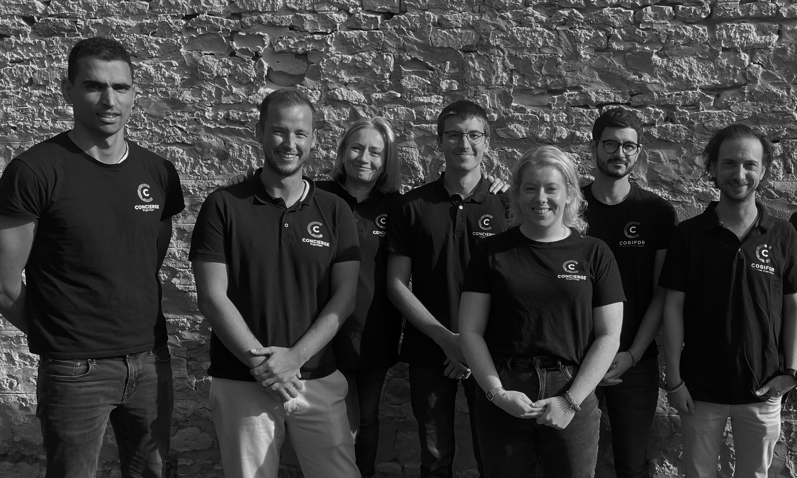 Photographie de l'équipe de concierge Organizer en Noir & Blanc
